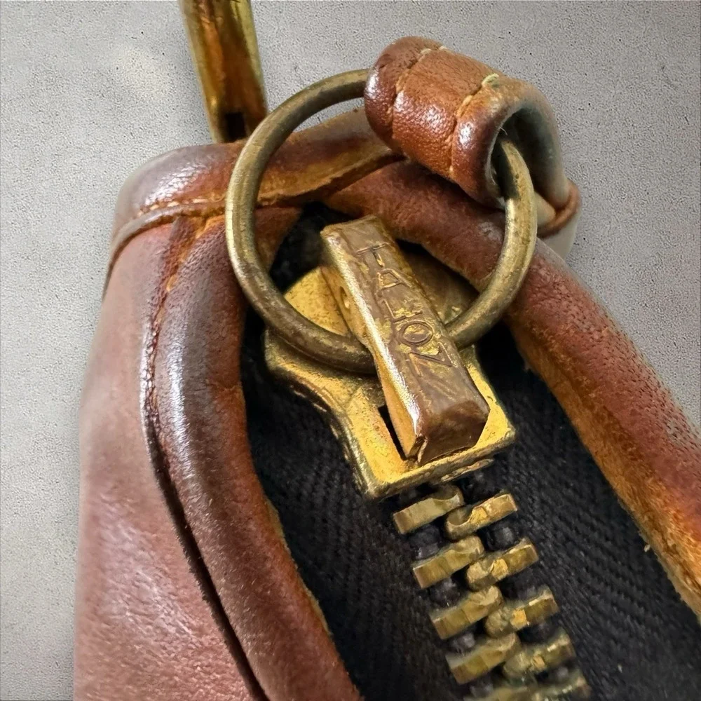 Vtg Coach NYC 5140 Standard Clutch Wristlet Shoulder Bag Pre-1994 British‎ Tan